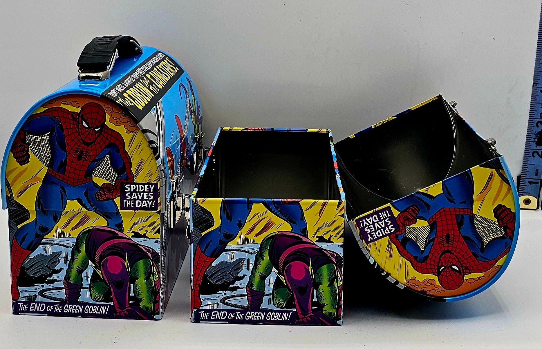 Spider-Man and Green Goblin Gangsters dome lunch box, Marvel superhero collectible