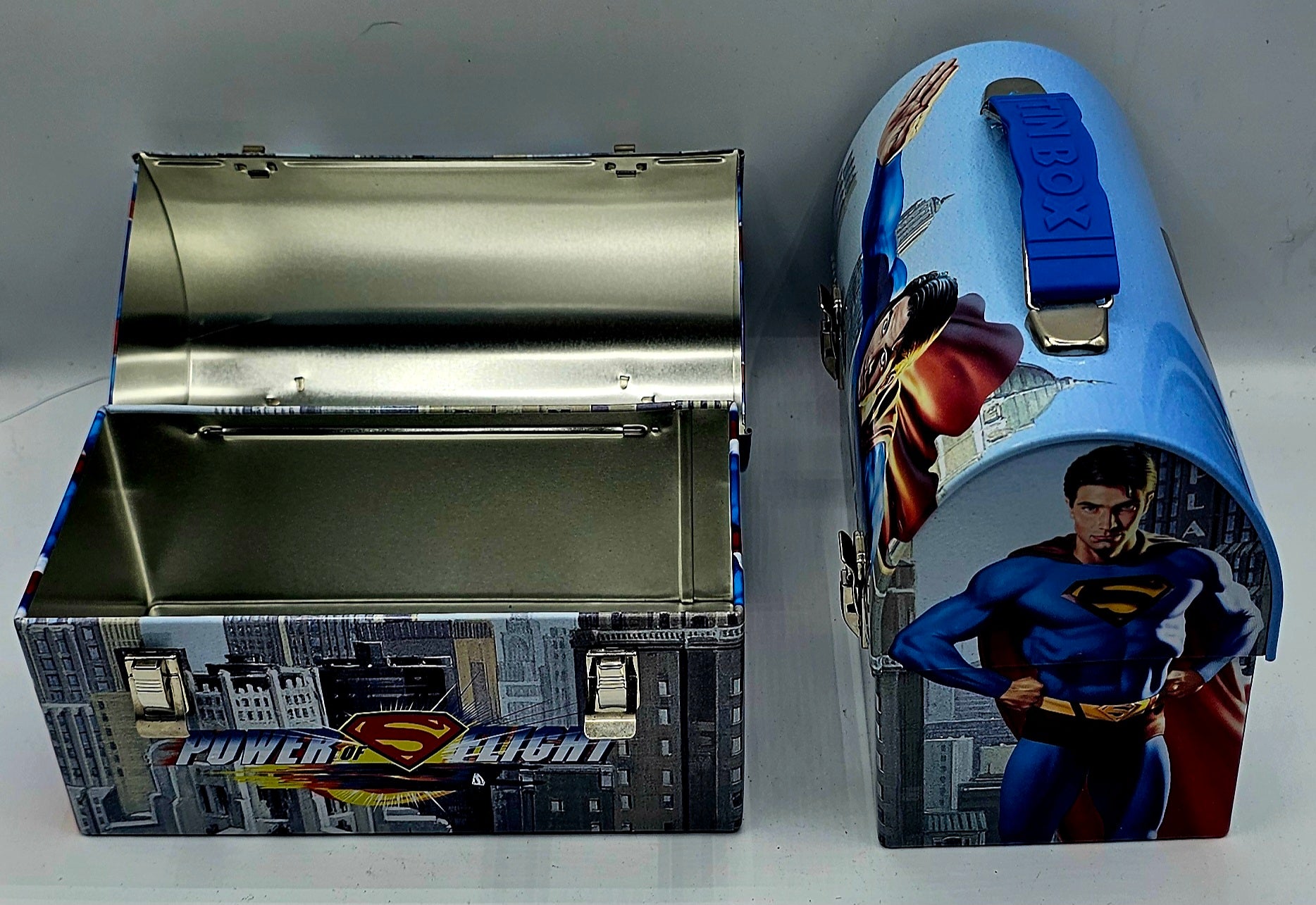 Superman flying dome lunch box, DC Comics superhero collectible