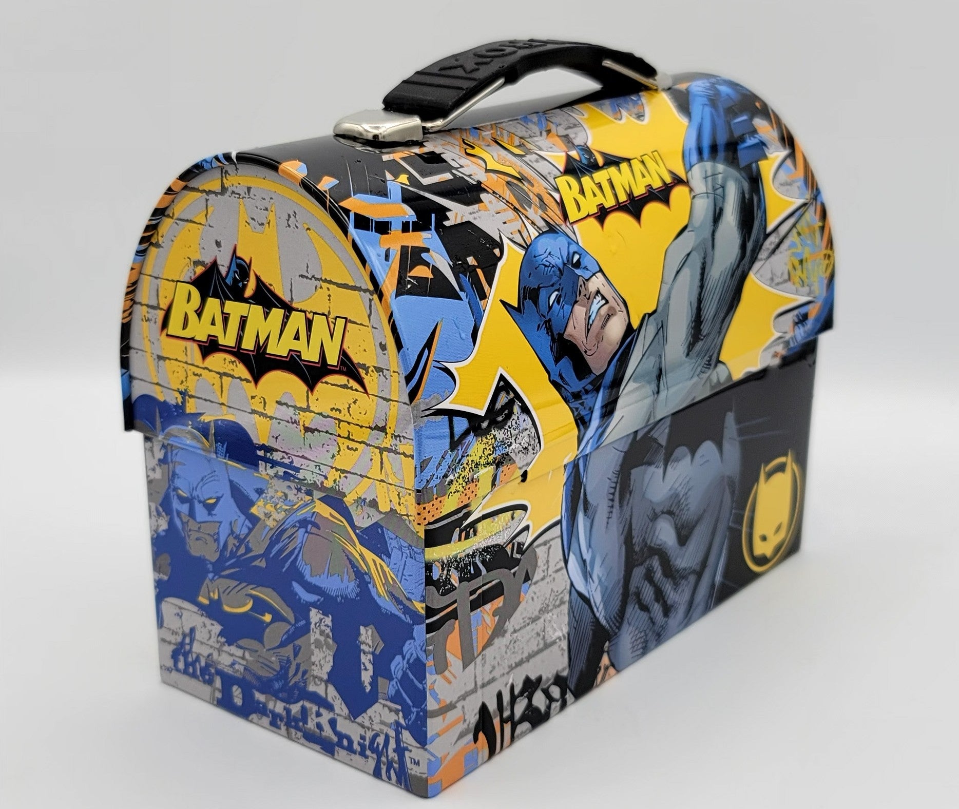 Batman Dark Knight Batman Sky High Punch Dome Lunch Box Carry Case is an authentic DC Comics DC Comics Movie Collector Case, packaging view