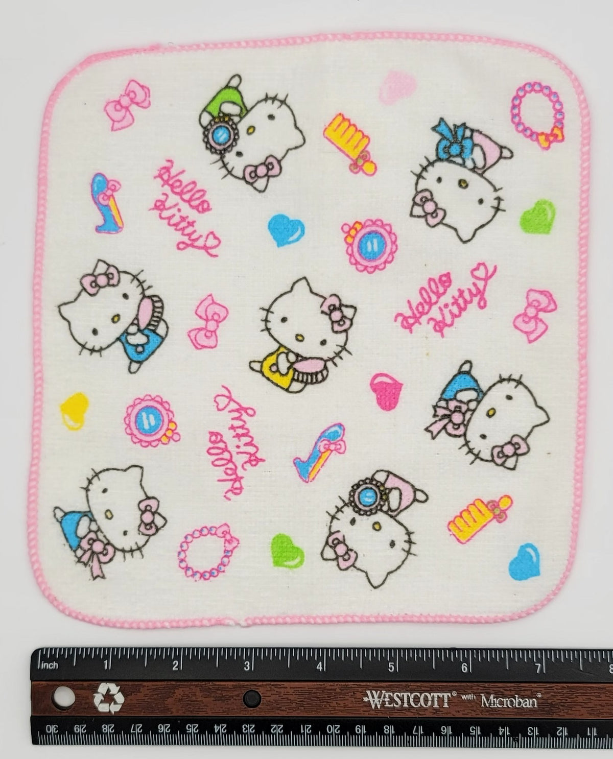 Sanrio Hello Kitty bath towels, collectible character washcloth design detail